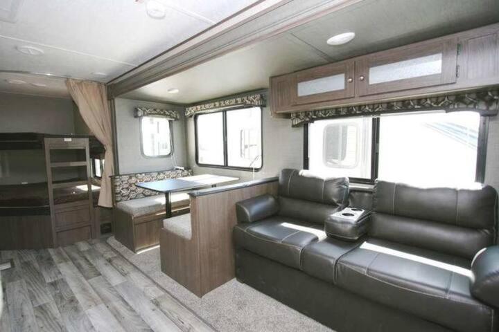 Golden Riverfront Campground Hotel Buitenkant foto