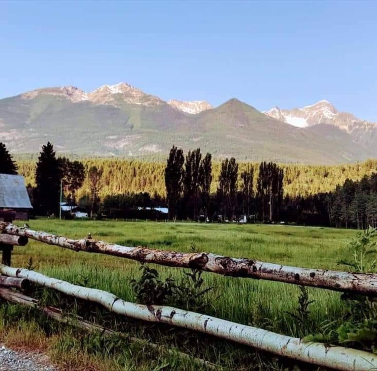 Golden Riverfront Campground Hotel Buitenkant foto