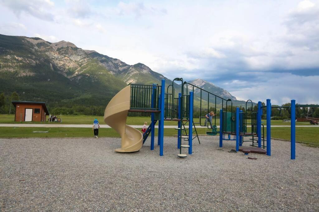 Golden Riverfront Campground Hotel Buitenkant foto