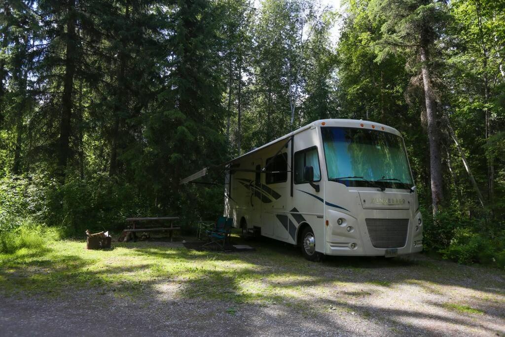 Golden Riverfront Campground Hotel Buitenkant foto