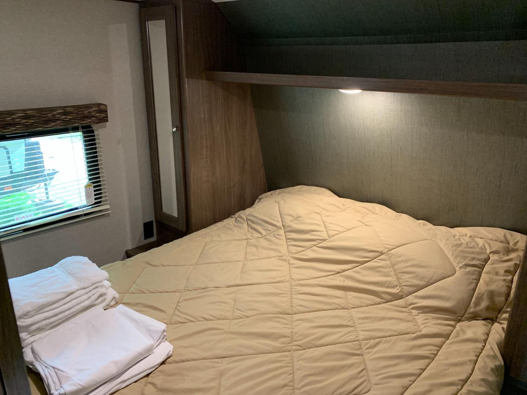 Golden Riverfront Campground Hotel Buitenkant foto